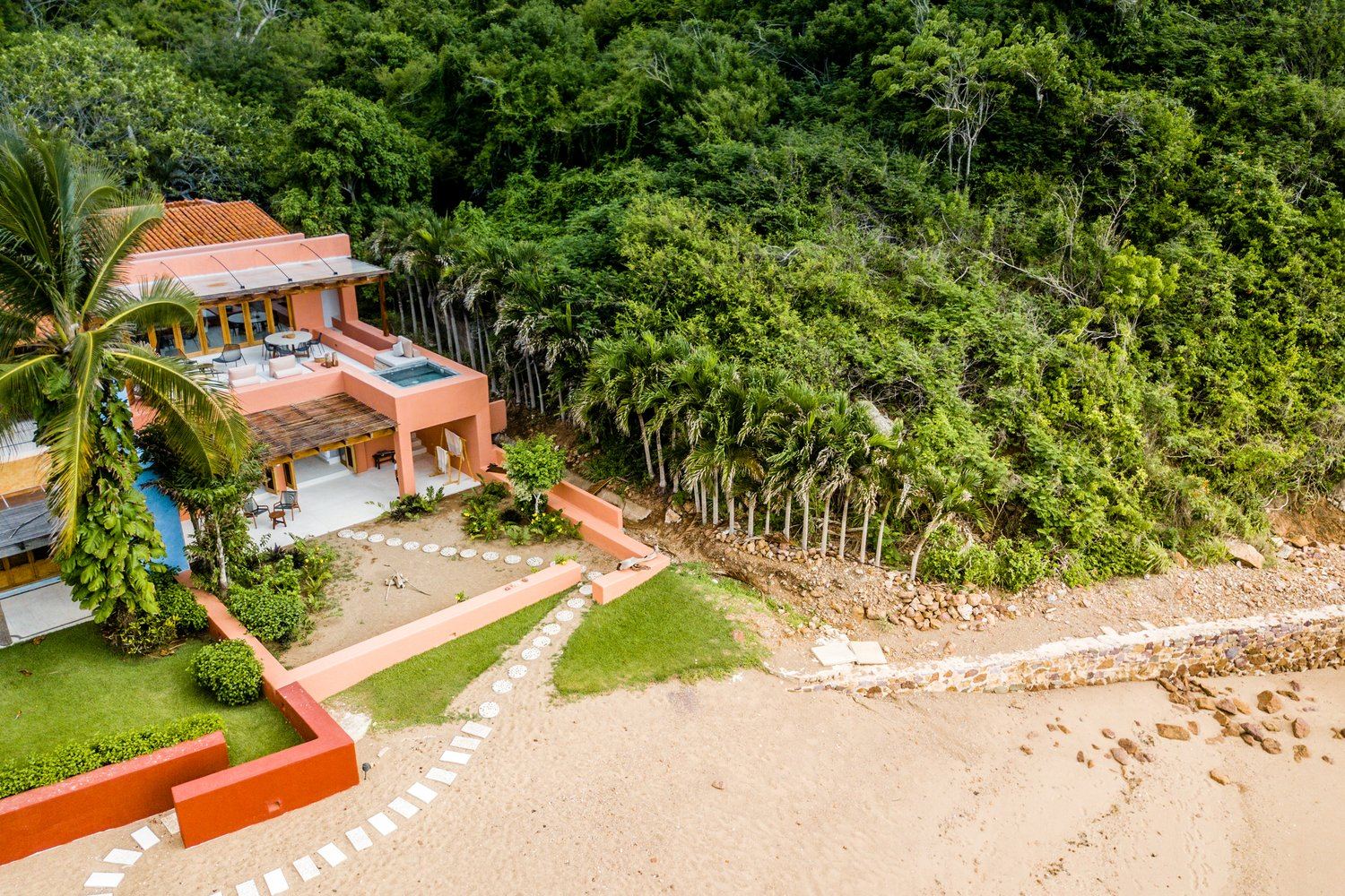 Casitas Tamarindo — la casa sobre la playa, vista aérea